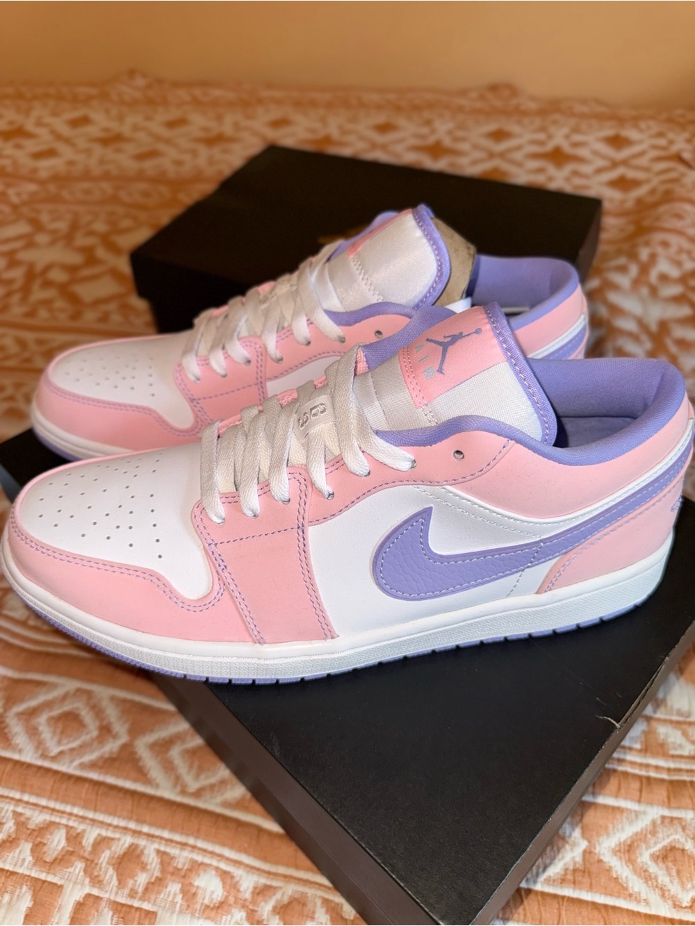 Air Jordan 1 Low SE “Arctic Punch” (arctic punch/purple pulse/white) sz 11 - Picture 4 of 6